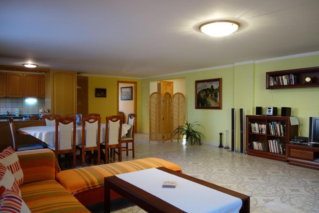 Apartmany Arnika Horní Planá Buitenkant foto